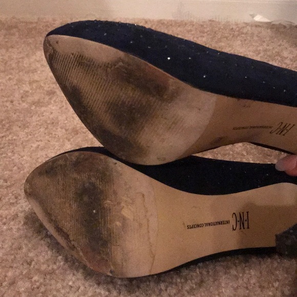 Navy Pumps - Picture 5 of 5